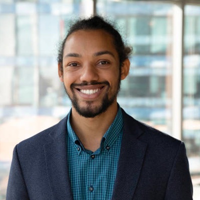 Testimonial Avatar 4